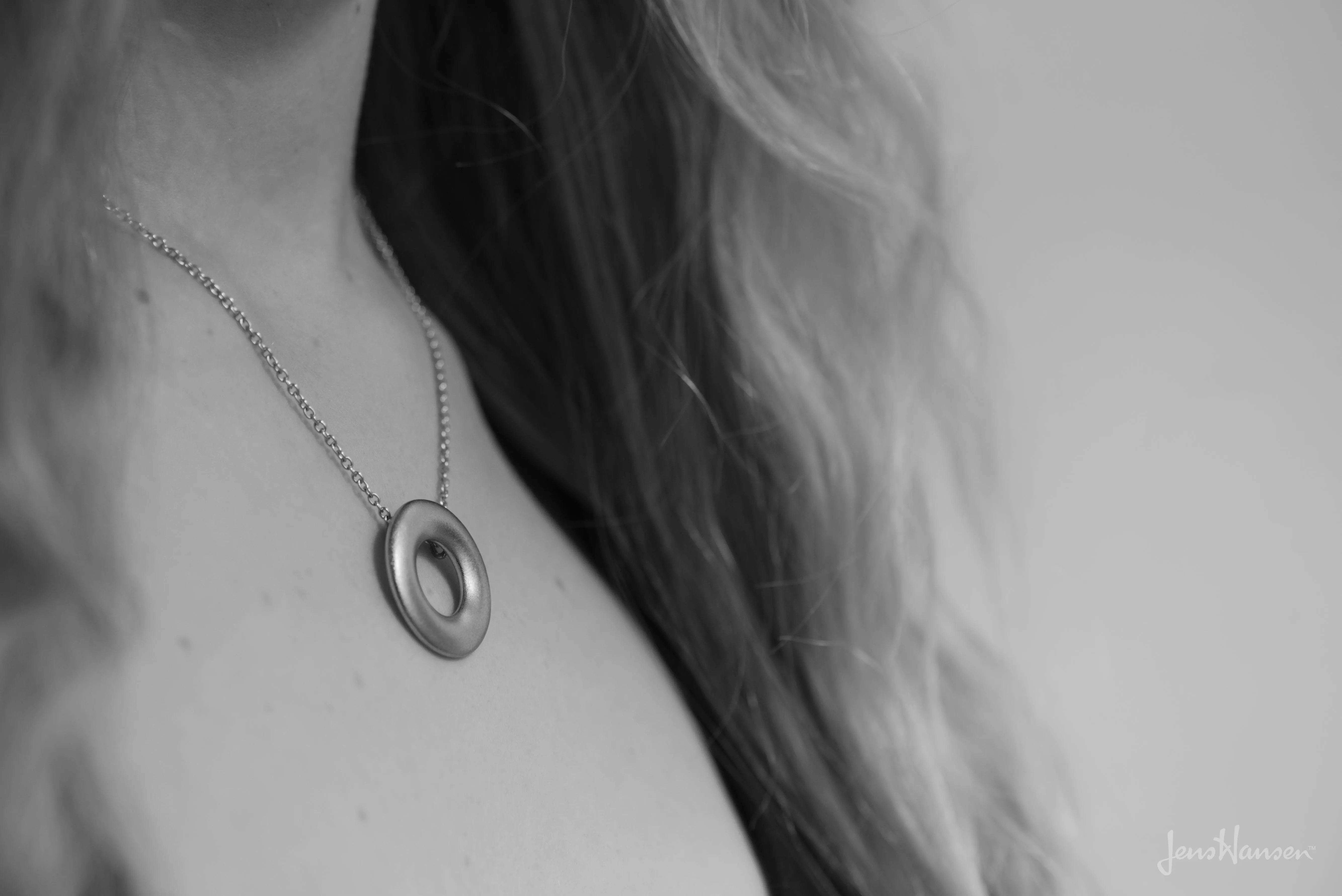 Circle Pendant with Hidden Bales, White Gold & Platinum