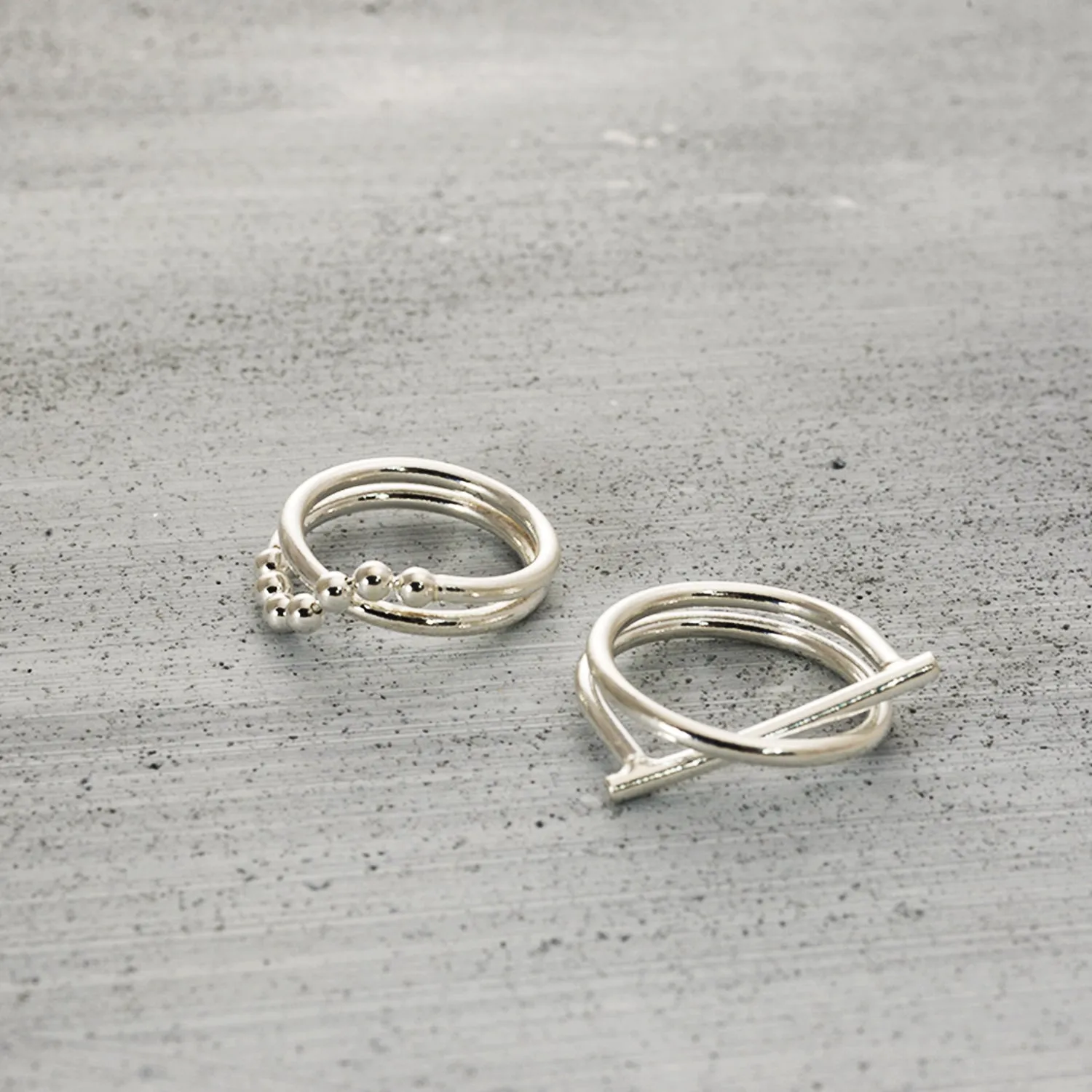 Crossing ball and line Ring - Silver