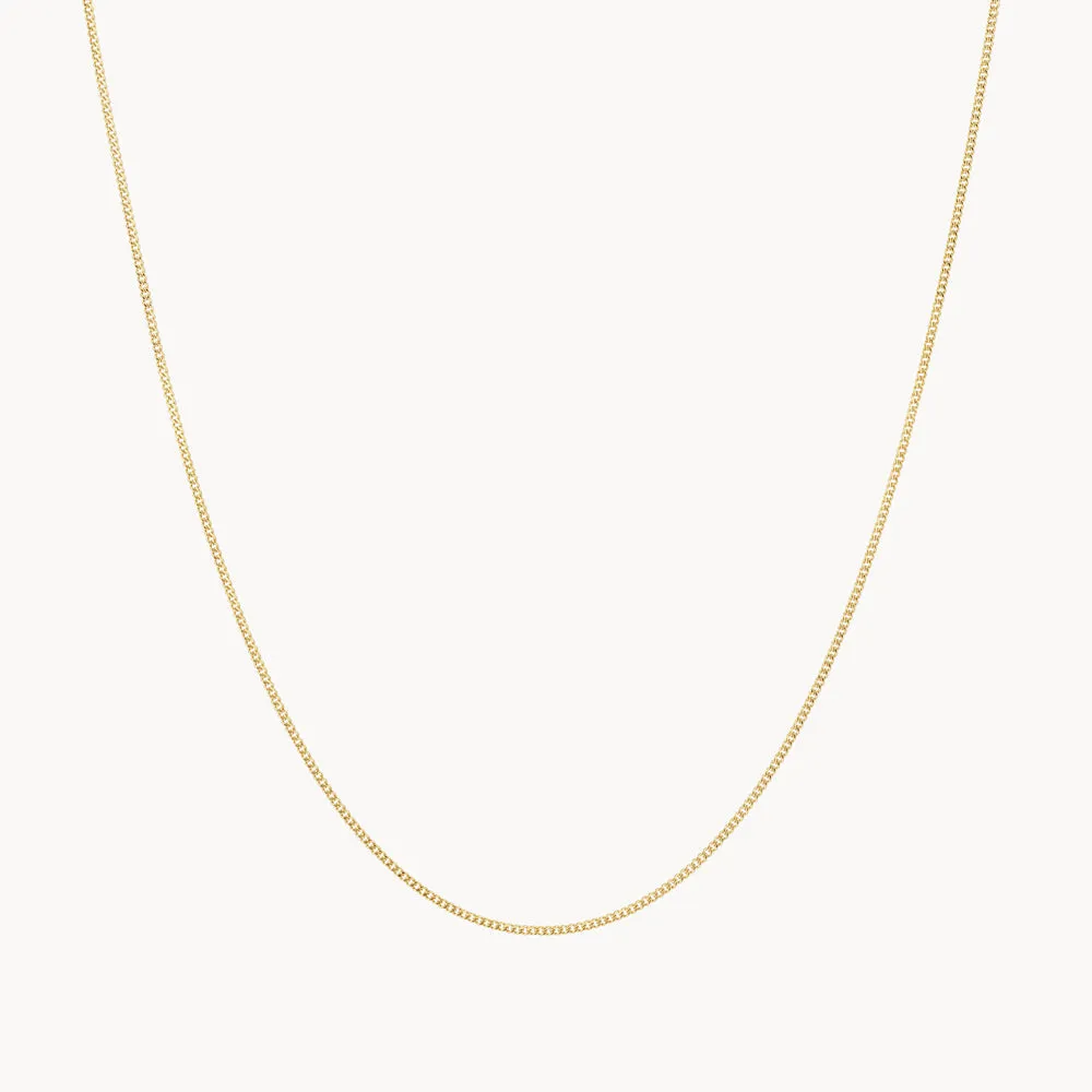 Fine Curb Chain Necklace in Gold