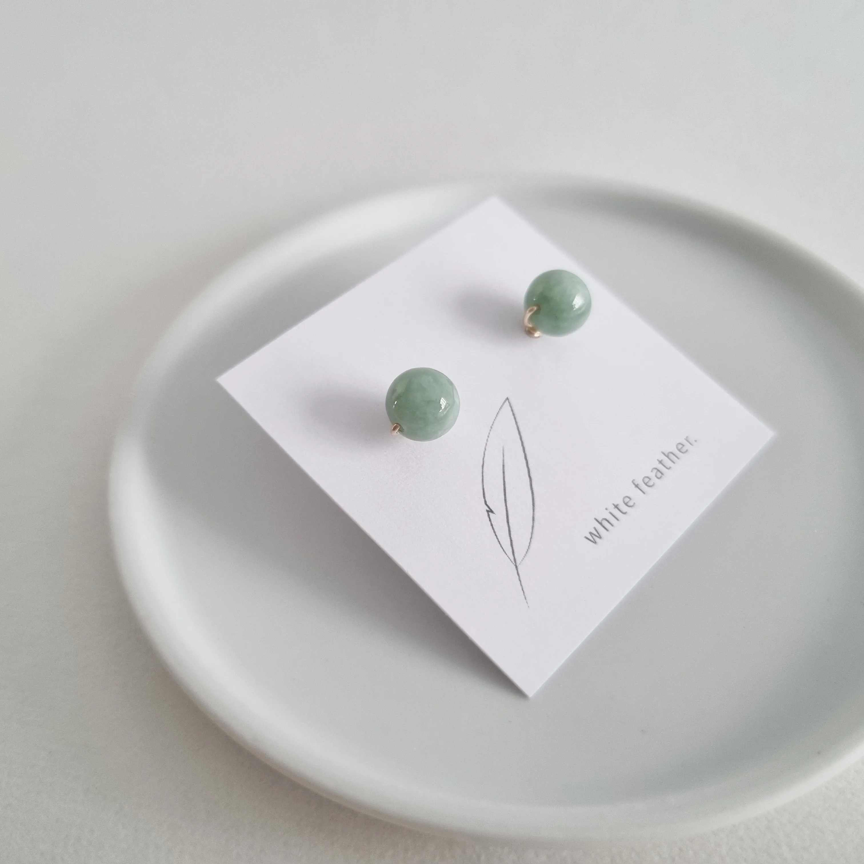 Green/White Jade Earstuds 8mm (Basic) / 14k Gold-filled