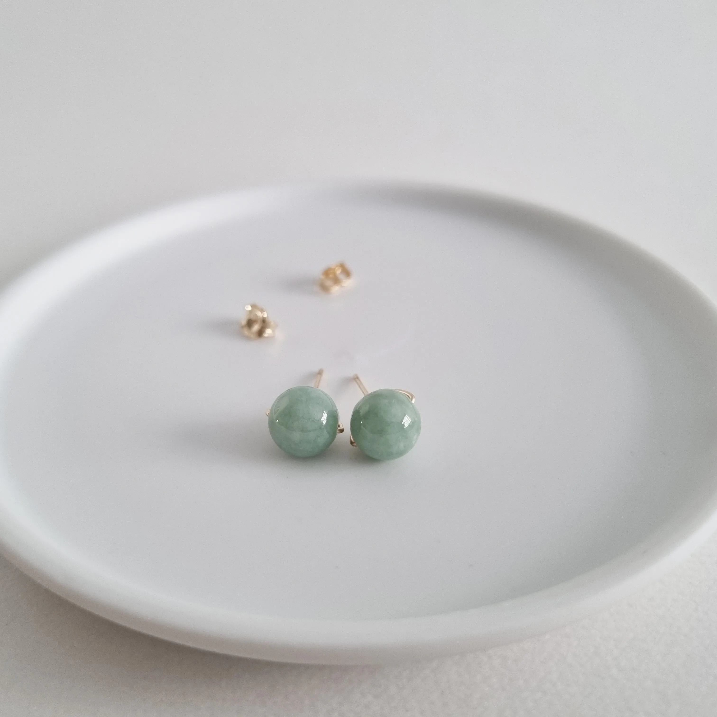 Green/White Jade Earstuds 8mm (Basic) / 14k Gold-filled