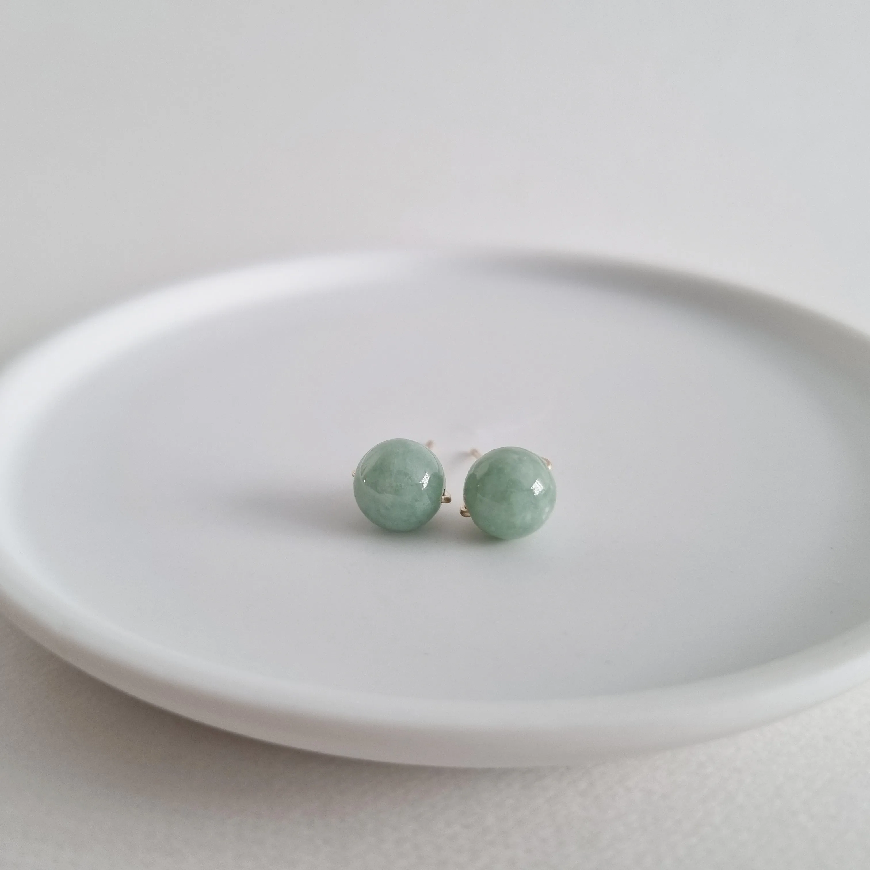 Green/White Jade Earstuds 8mm (Basic) / 14k Gold-filled