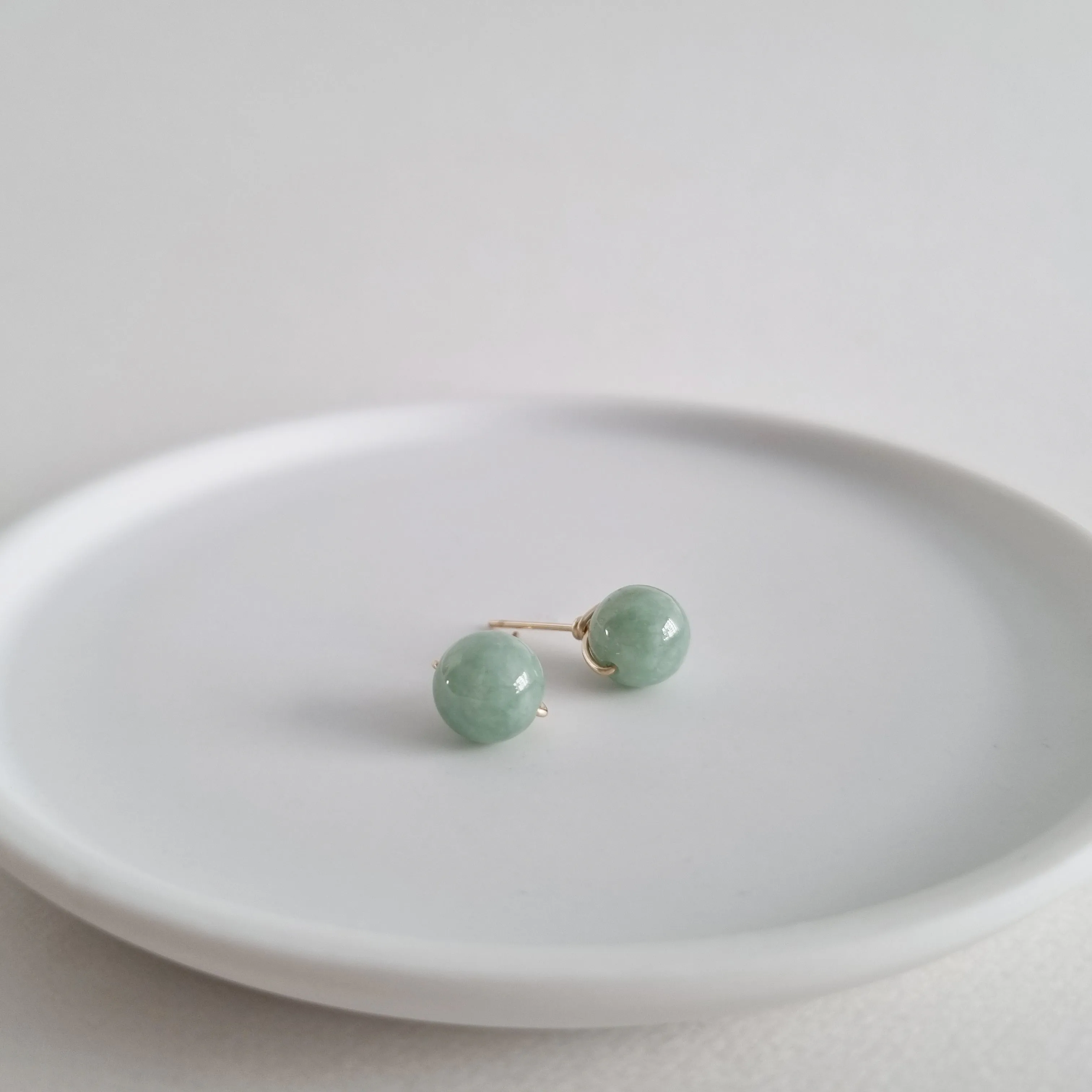 Green/White Jade Earstuds 8mm (Basic) / 14k Gold-filled