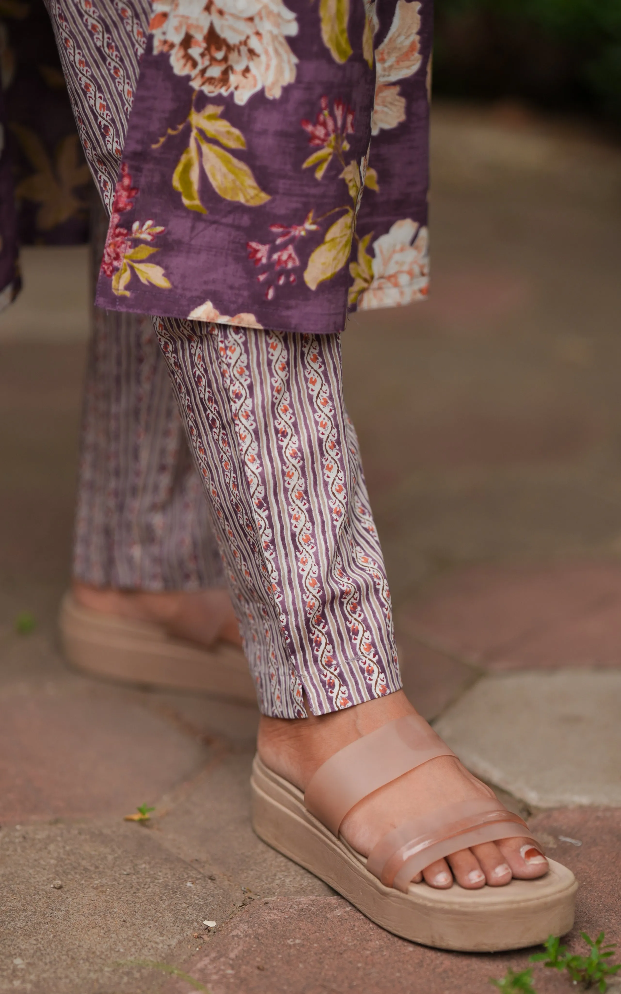 Hasini Violet (Kurti Pant Dupatta)