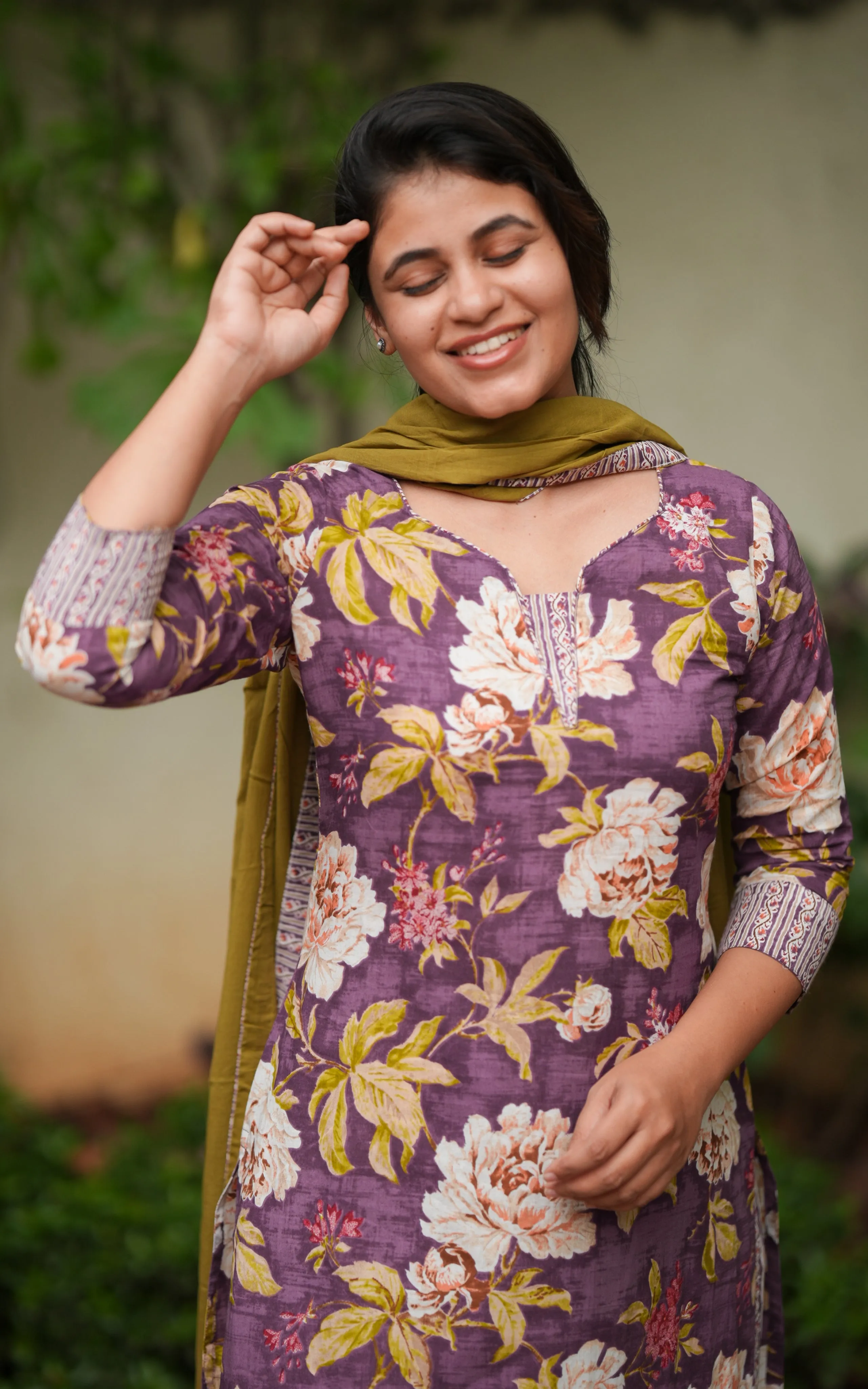 Hasini Violet (Kurti Pant Dupatta)