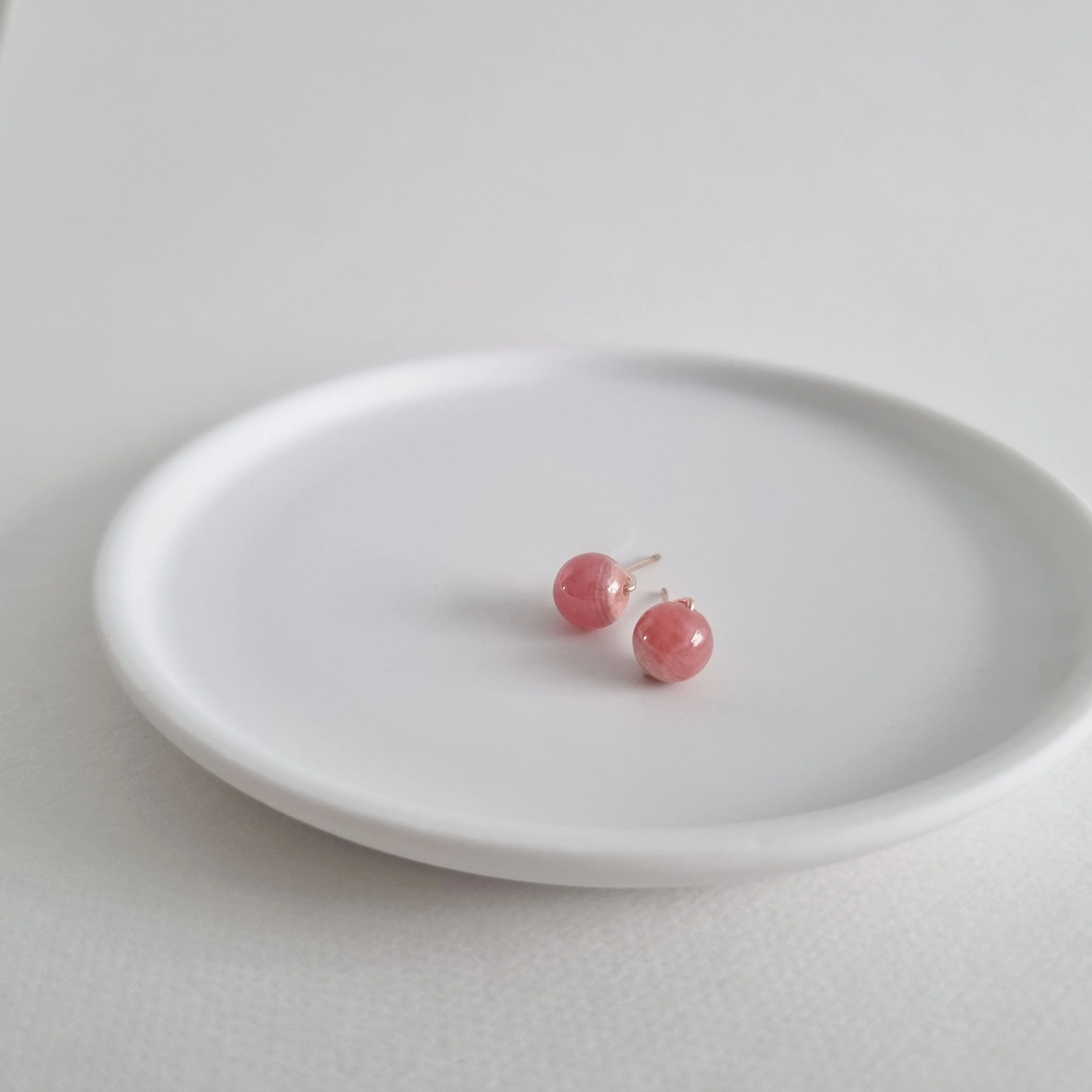 Rhodochrosite Earstuds 8mm (Basic) / 14k Gold-filled