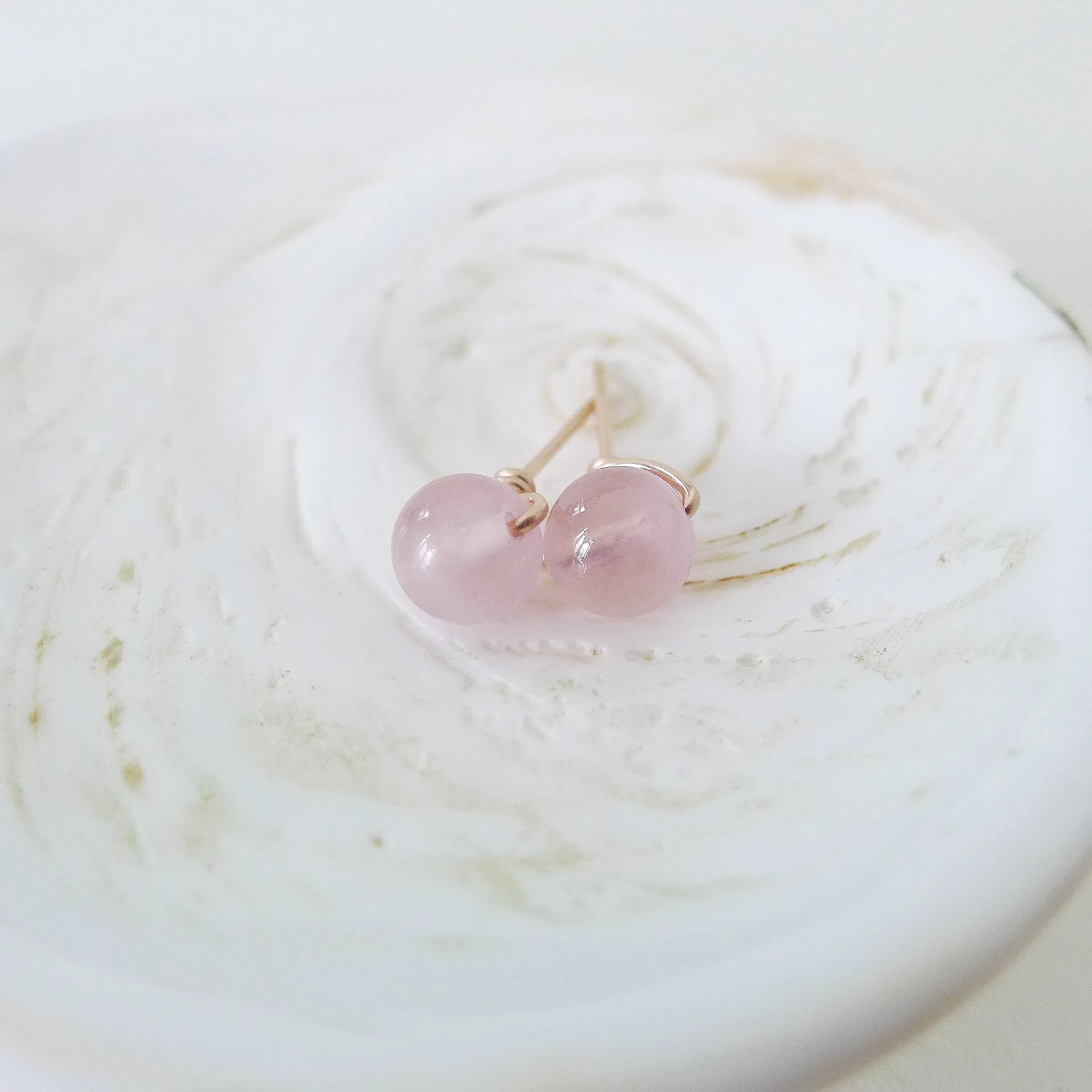 Rose Quartz Earstuds 6mm (Basic) / 14k Gold-filled