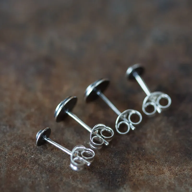 Stud earring set for double piercing, 6mm and 4mm Round Bullseye Disc Studs